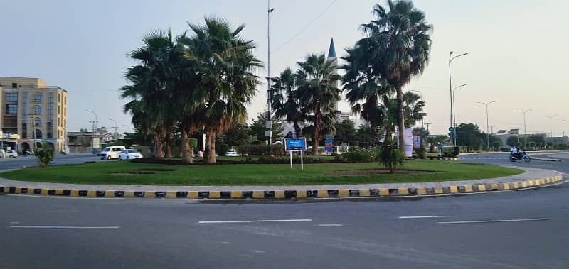 Prime Location 10 Marla Plot For Sale In C Block, Central Park Lahore 1