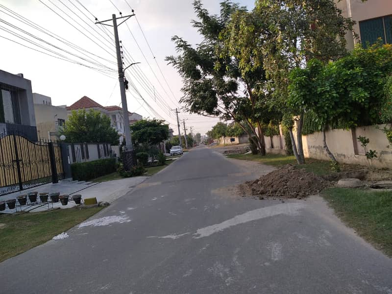 Prime Location 10 Marla Plot For Sale In C Block, Central Park Lahore 18