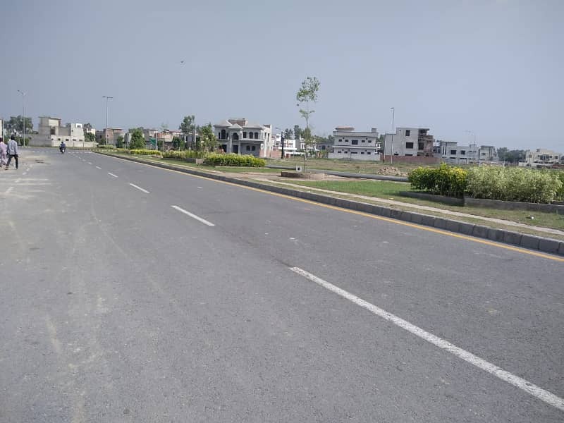 Prime Location 10 Marla Plot For Sale In C Block, Central Park Lahore 20