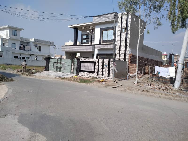 Prime Location 10 Marla Plot For Sale In C Block, Central Park Lahore 22