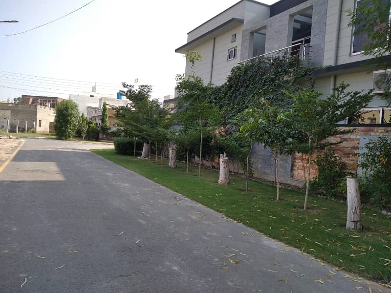 Prime Location 10 Marla Plot For Sale In C Block, Central Park Lahore 25