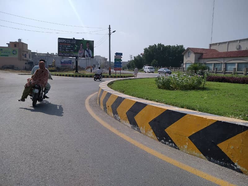 Prime Location 10 Marla Plot For Sale In C Block, Central Park Lahore 30