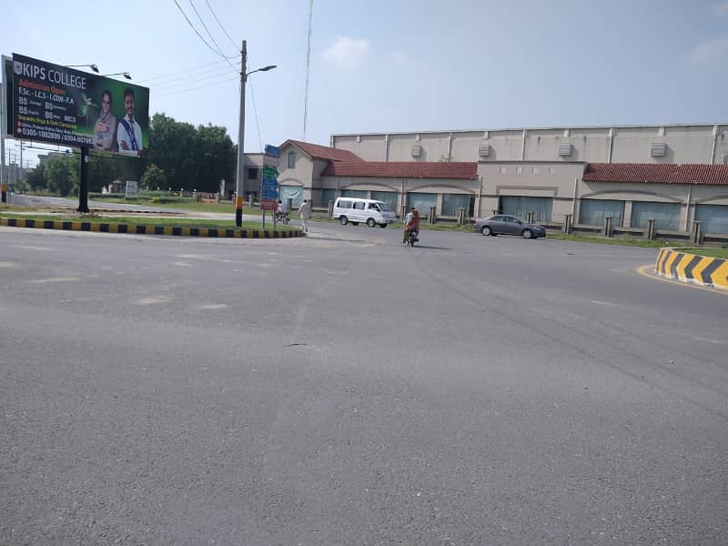 Prime Location 10 Marla Plot For Sale In C Block, Central Park Lahore 35