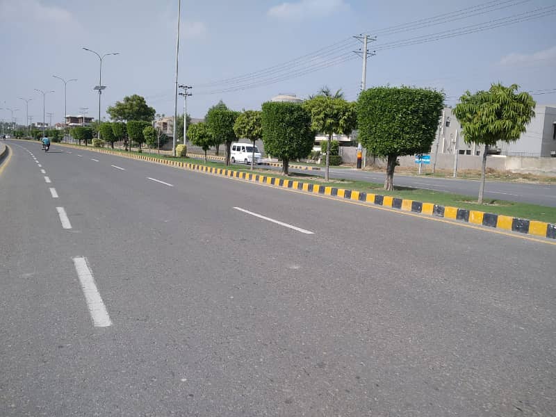 Prime Location 10 Marla Plot for Sale in C Block, Central Park Lahore 12