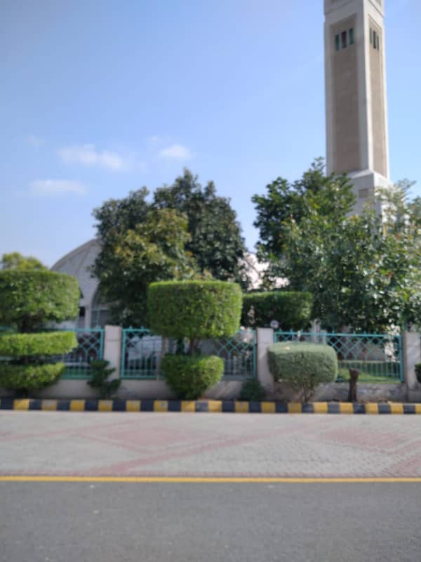 Prime Location 10 Marla Plot for Sale in C Block, Central Park Lahore 15