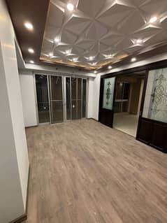 FLAT FOR RENT LUCKY ONE APARTMENTS