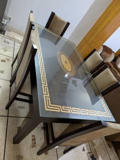 Dining Table with 6 chair set in mint condition