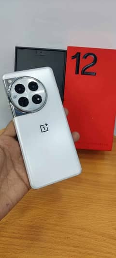 one plus 12 12GB RAM 256GB ROM 0320/9780/370