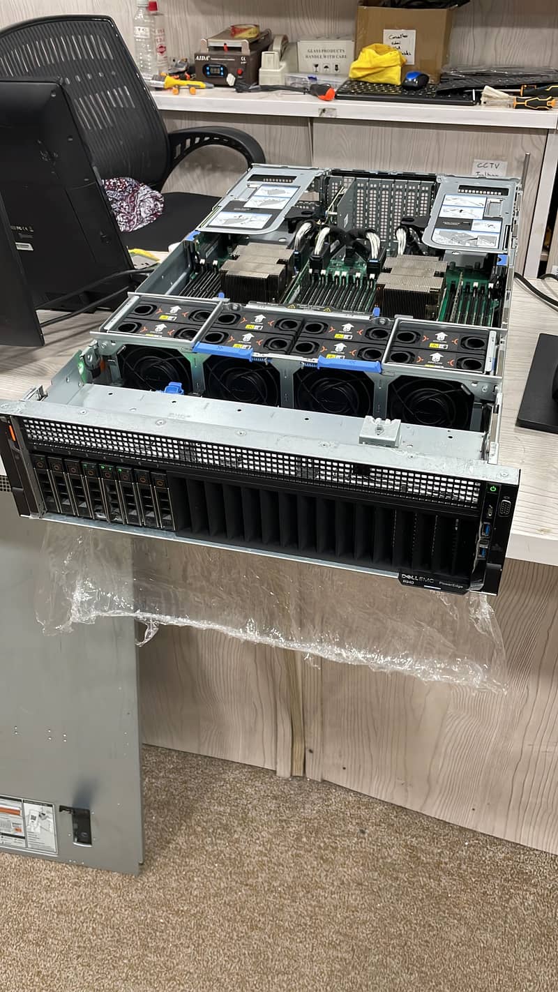 Dell PowerEdge R940 3U Rack Server Gold 6138 256GB 4TB SAS - Servers ...