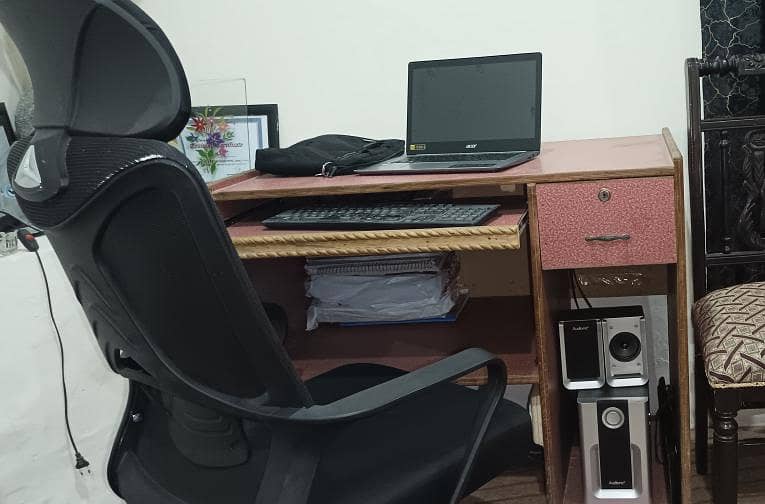 Laptop & Computer Table Like New 0