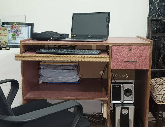Laptop & Computer Table Like New 1
