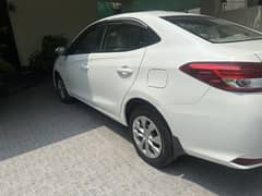 TOYOTA YARIS CVT GLI 2021