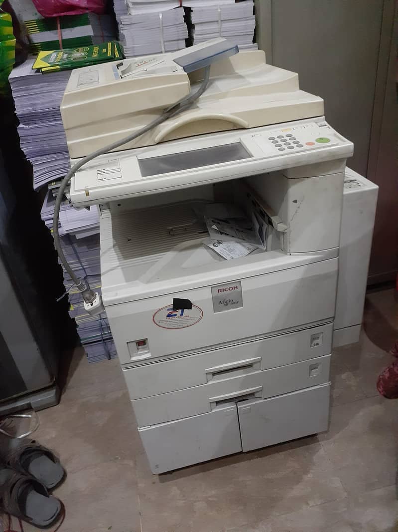 photocopy machine/printer 0