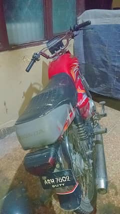 road prince 70 cc urgent sale contact on whatapp 03354133280