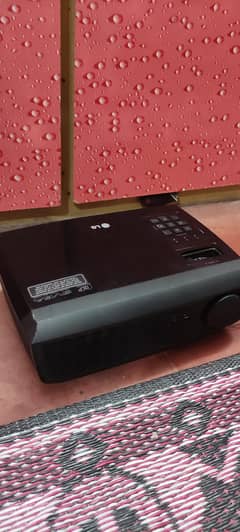 PROJECTOR