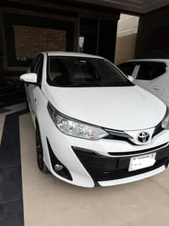 Yaris 1.5 ativ full option automatic