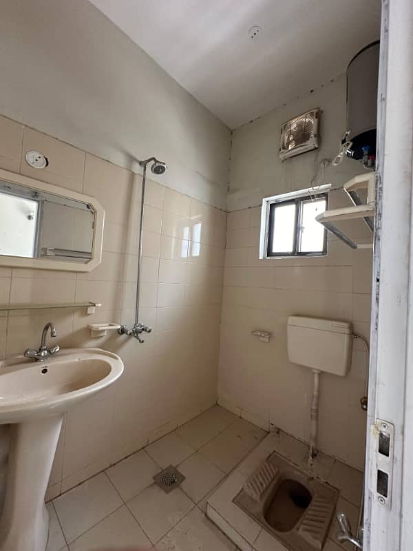 PHA 2 Bed E Type Corner Appartment sunface with open view on 5th floor available for sale 3