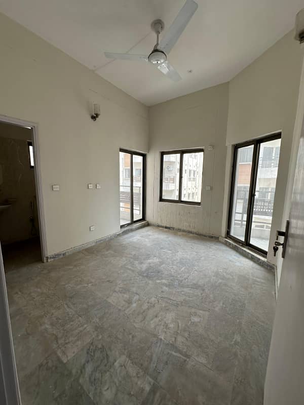 PHA 2 Bed E Type Corner Appartment sunface with open view on 5th floor available for sale 12
