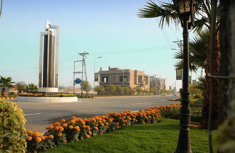 10 Marla Plot Available On Beautifull Location 7