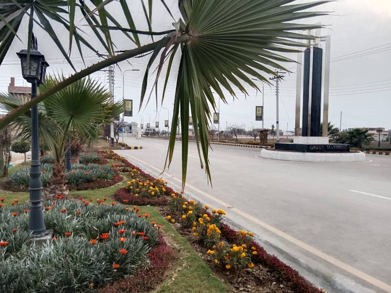 10 Marla Plot Available On Beautifull Location 24