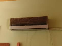 Gree Inverter 1 Ton New Condition 3 Years Use