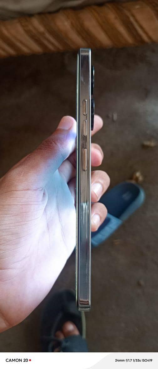 techno camon 20 with complete box 1