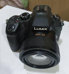 Lumix FZ 1000 DSLR camera