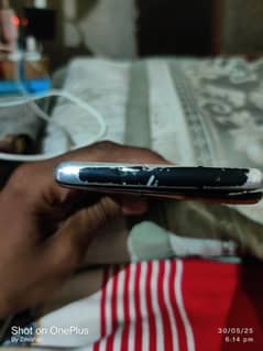mobile ka panal lagana waha ha bas