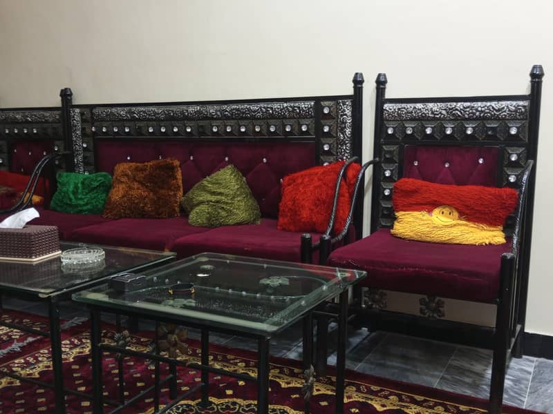 sofa set and bed without form for sale urgent with table 2