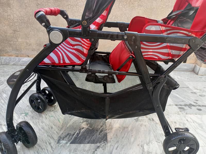 imported pram slightly use good condition 6