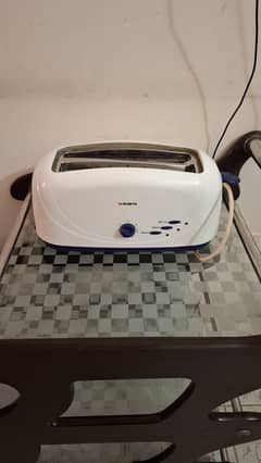 elekta 4 slice toasters.
