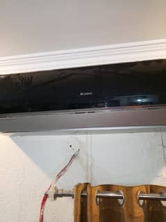 Gree DC inverter 1 ton heat and cool, 03066951856