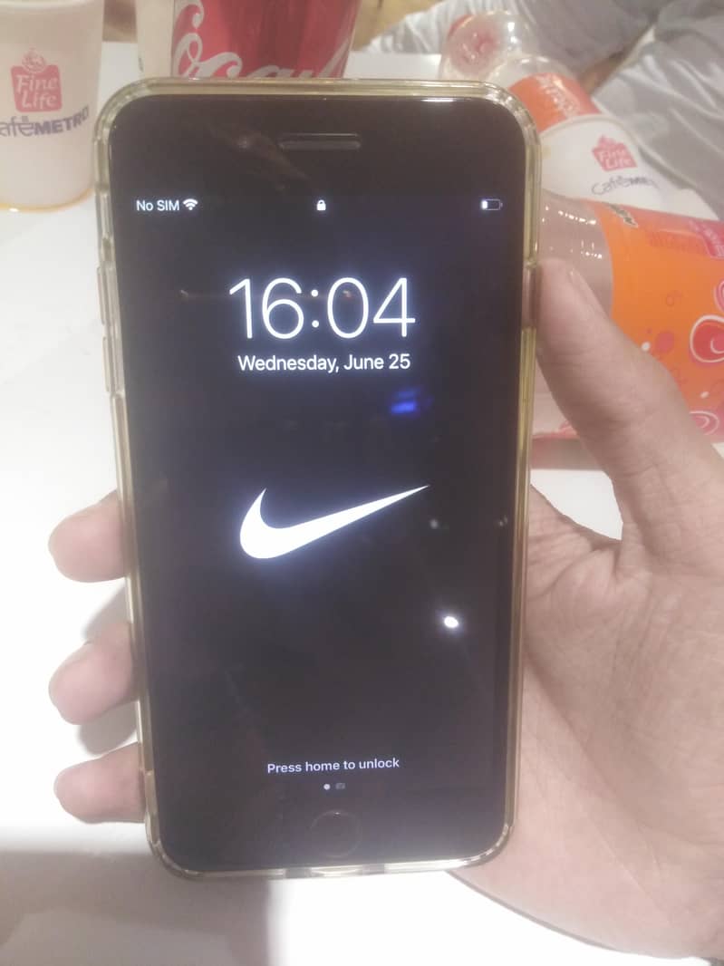 iPhone 7 pulse non PTA Good  condition 10/10 0