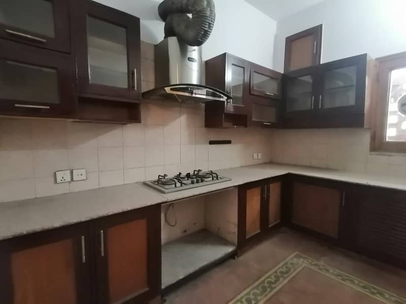 DHA 1 Kanal Ideal Upper Portion With Separate AC And Separate Gate For Rent In Phase 5 7