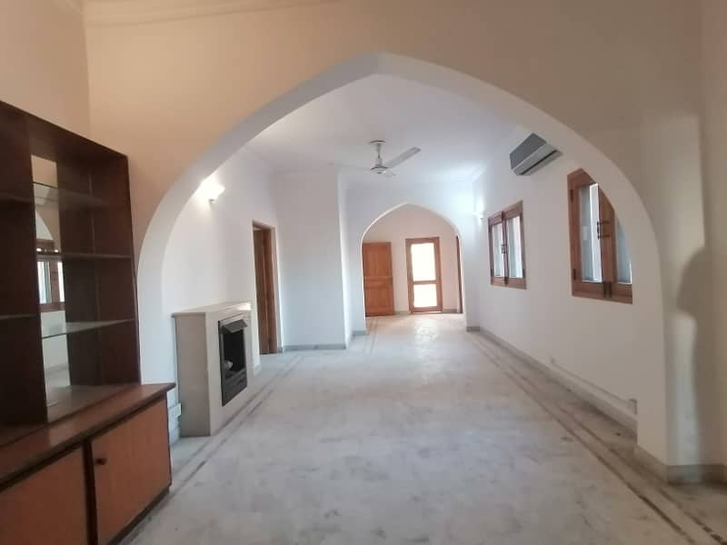 DHA 1 Kanal Ideal Upper Portion With Separate AC And Separate Gate For Rent In Phase 5 9