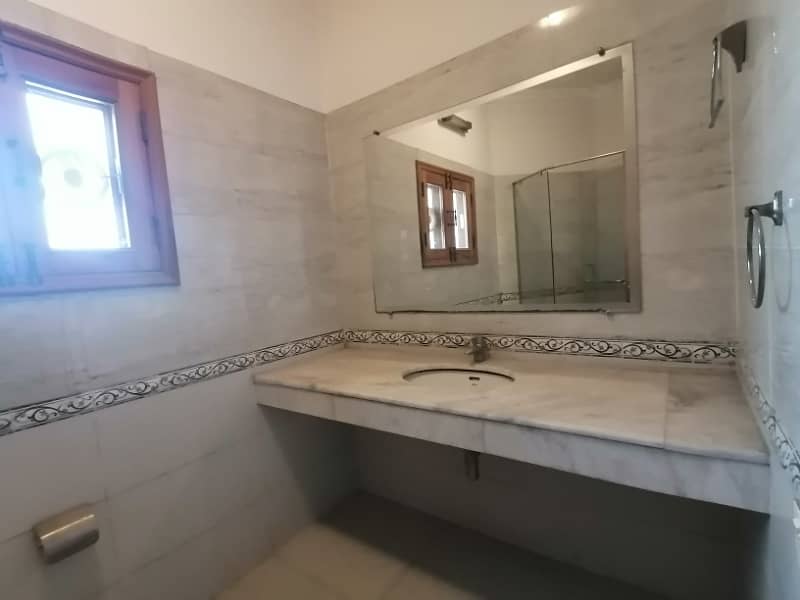 DHA 1 Kanal Ideal Upper Portion With Separate AC And Separate Gate For Rent In Phase 5 11