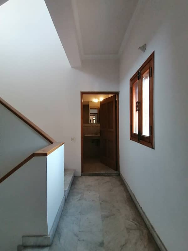 DHA 1 Kanal Ideal Upper Portion With Separate AC And Separate Gate For Rent In Phase 5 13