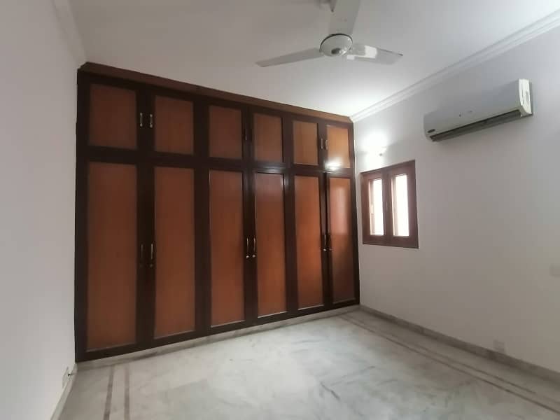 DHA 1 Kanal Ideal Upper Portion With Separate AC And Separate Gate For Rent In Phase 5 14