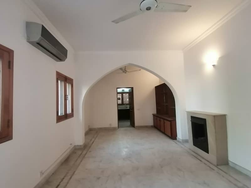 DHA 1 Kanal Ideal Upper Portion With Separate AC And Separate Gate For Rent In Phase 5 15