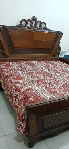 wooden king size bed+dressing table +2 side tables