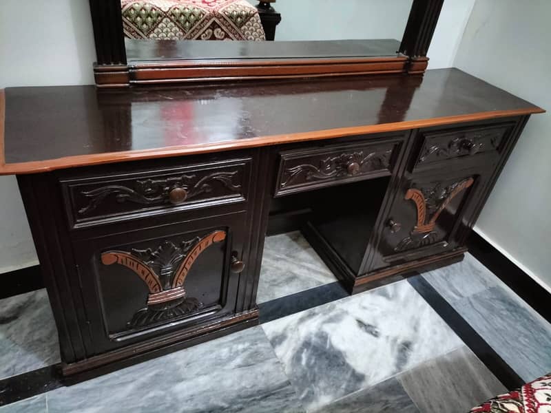 almost new Bed with side tables, bed foam, and dressing table 4
