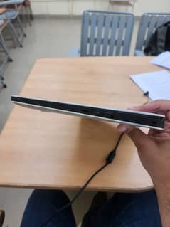 Dell XPS 15 (7590)