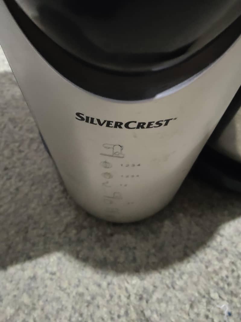 STAND MIXER 1