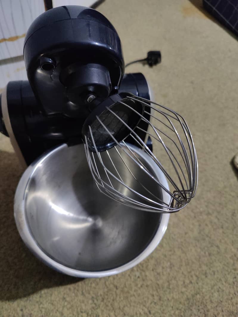 STAND MIXER 6