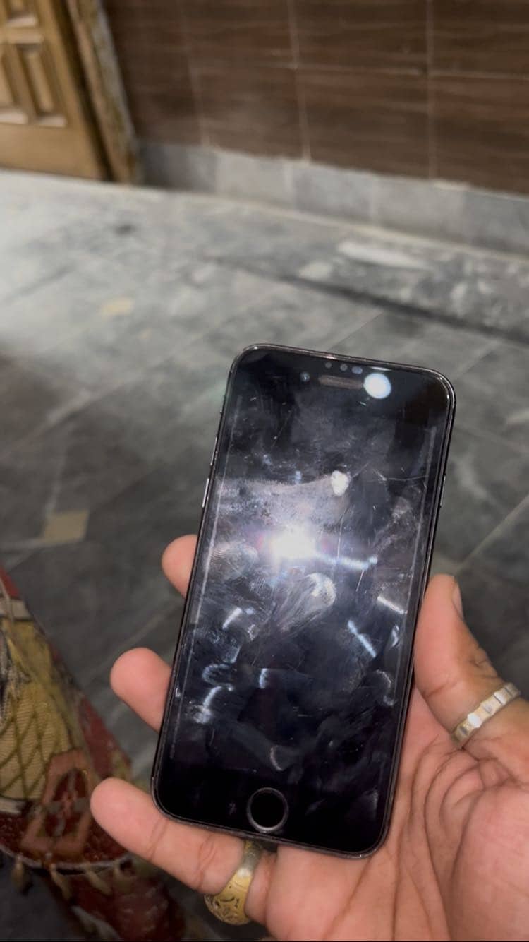 iPhone SE 2020 Fu non pta exchange possible with android phone 1