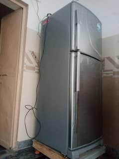 4 year used dawalnace rafrigrator