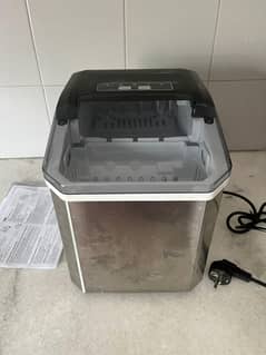 Bullet ice maker