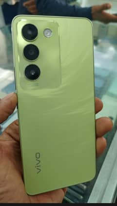 vivo y100