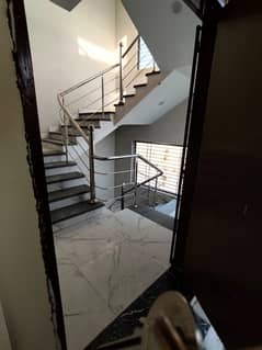 400 SQYARDS | GROUND FLOOR | PORTION FOR RENT | 1ST FLOOR | 3BED DRAWING LOUNGE PLANNING | CAR PARKING | WITH GRAT VENTILATION | PARKING AVAILABLE | NORTH NAZAMBAD BLOCK N ( DEMAND 1.10 lac)