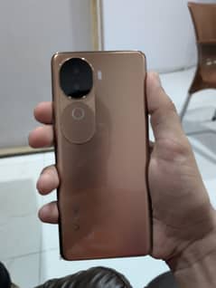 vivo v40e . 10/10  Condition . Complete Box  . 7 Month Wanrrenty